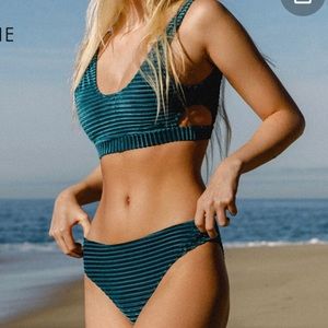 EMERALD GREEN SOLID CUPSHE SWIM SUIT
